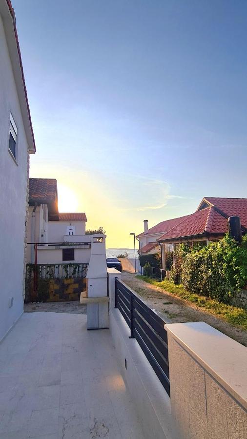 Family Oasis Apartment Zukve Vrsi Exterior foto